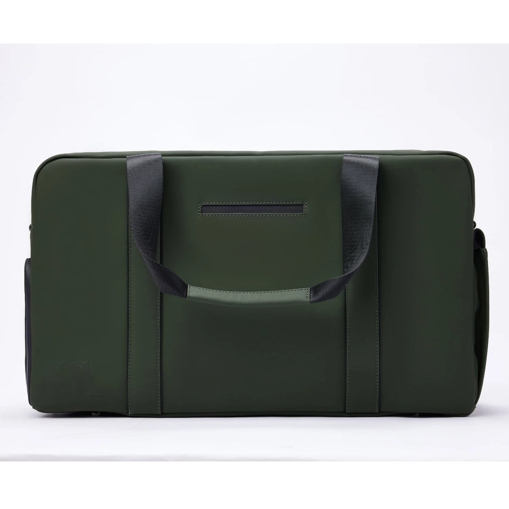 Duffle gym bag for men in forest green with black straps, offering a minimalist and durable design for daily use.

Abbot Green,Kenmare Black,Essex Blue, Stone Grey